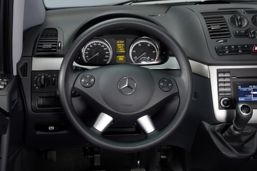  Mercedes-Benz Viano 2011 года  (фото 4 из 140)